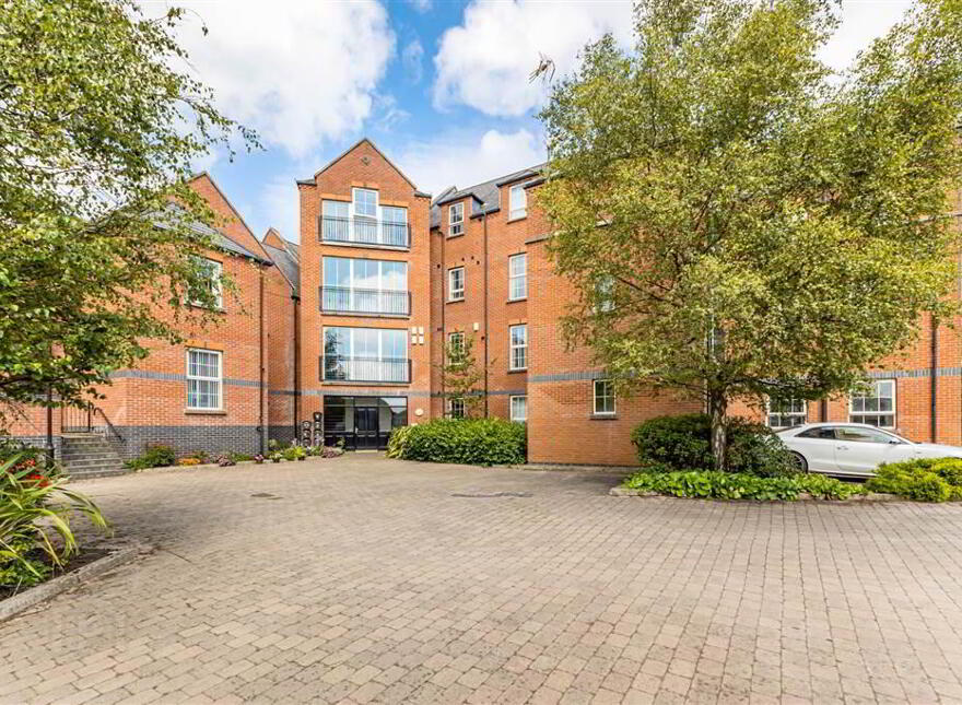 36 Lady Wallace Walk, Lisburn, BT28 3GY