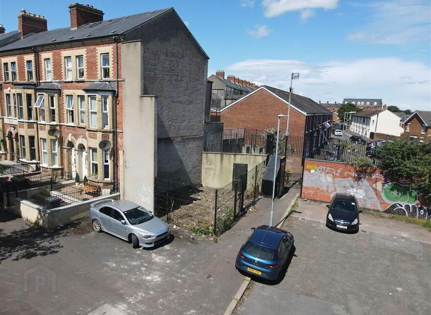 181 Duncairn Gardens, Belfast, BT15 2GF photo