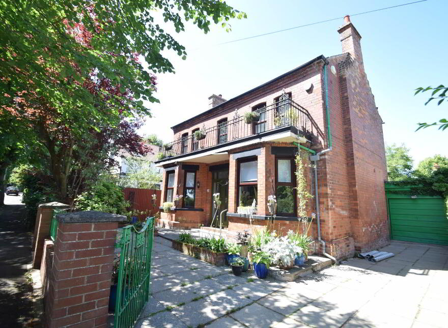 20 Knutsford Drive, Belfast, BT14 6LZ photo