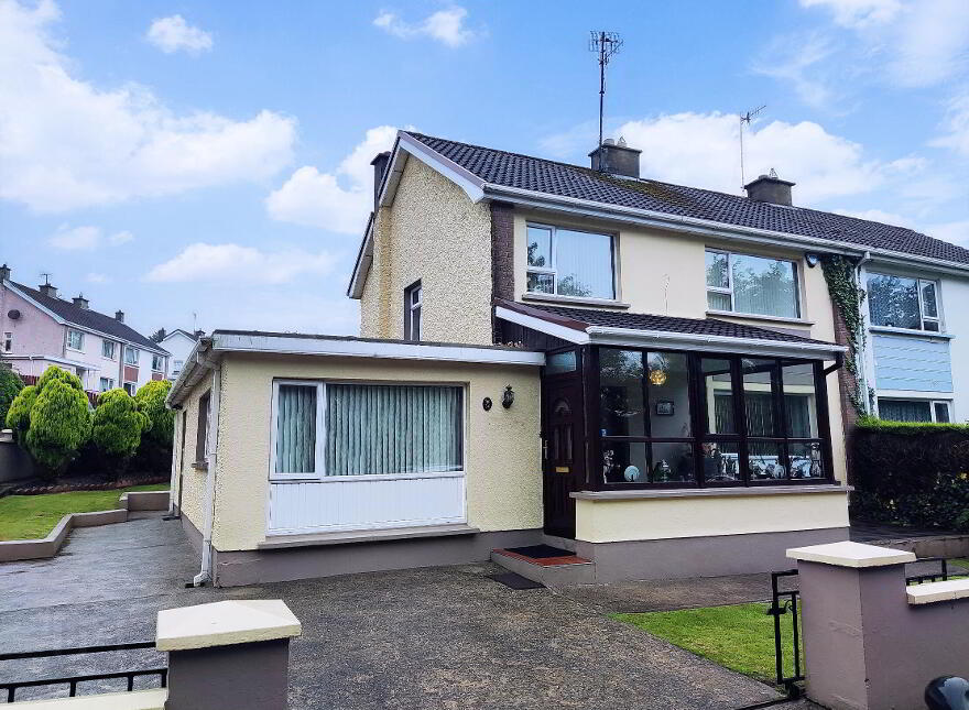 Foxleigh, 34 Ballyraine Park, Letterkenny, F92NXF2 photo