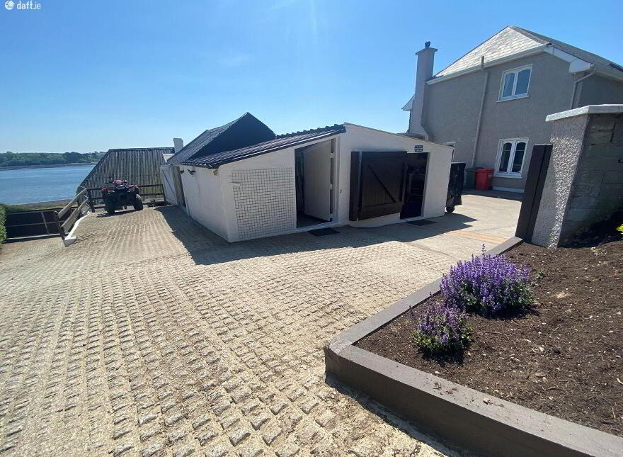 Sea View Stables, East Ferry, Midleton