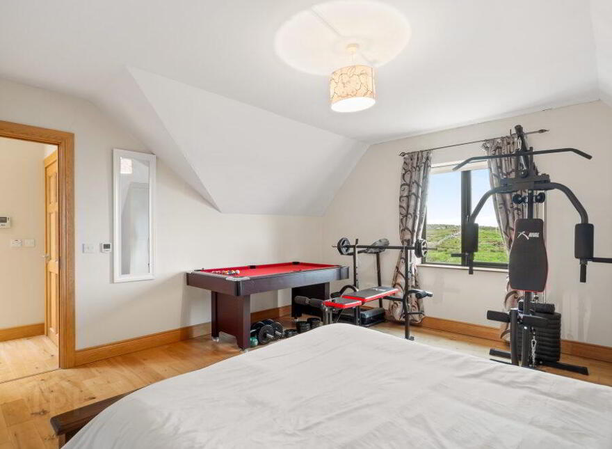Gannoughs, Claddaghduff, H71F857