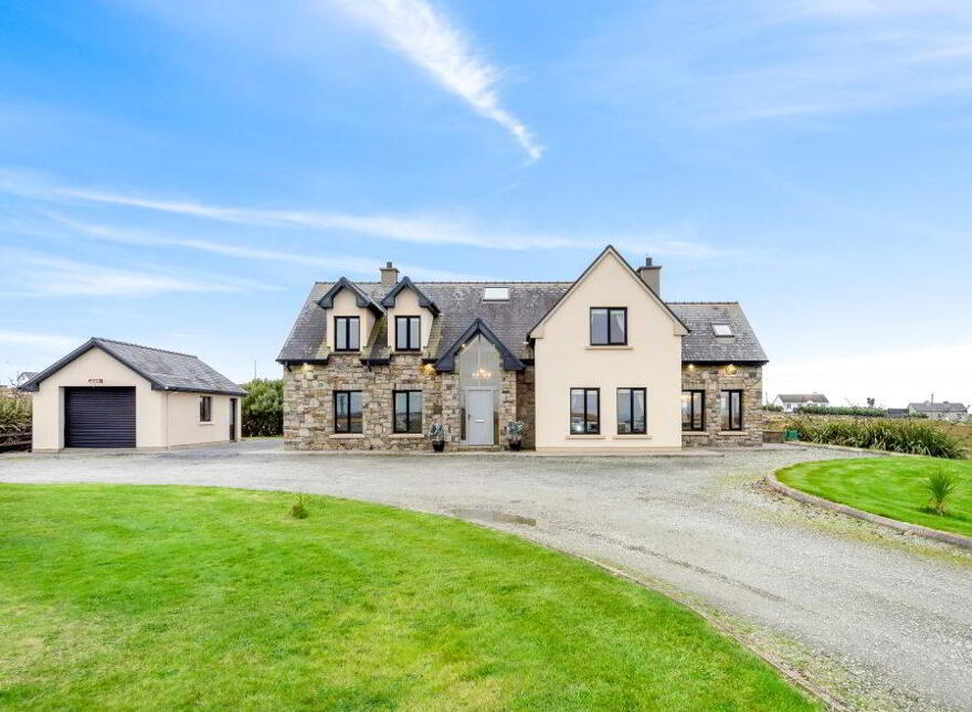 Gannoughs, Claddaghduff, H71F857