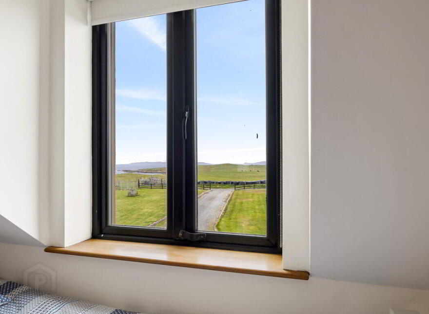 Gannoughs, Claddaghduff, H71F857