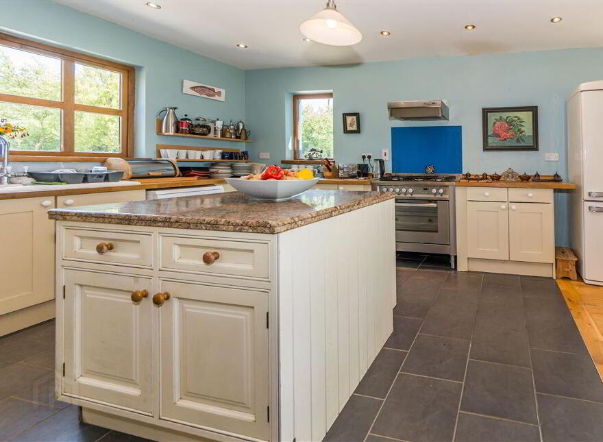 Norfolk House, Gurranes West Cork, North, Drimoleague, P47PY58