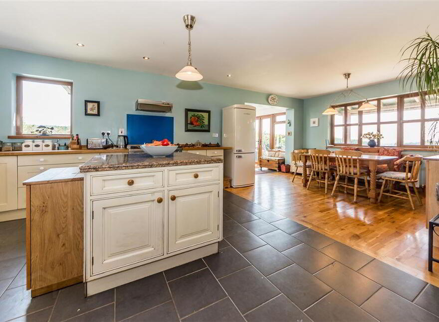 Norfolk House, Gurranes West Cork, North, Drimoleague, P47PY58