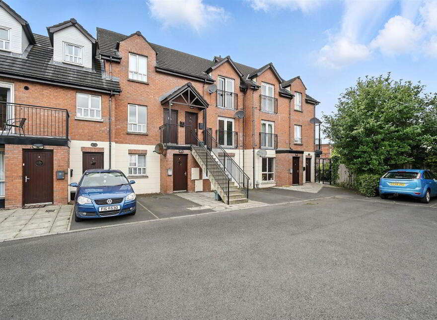 7 Maldon Court, Belfast, BT12 6GY photo