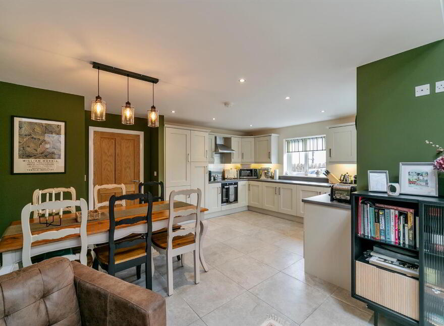 21 Weavers Way, Ballynahinch, BT24 8ZA