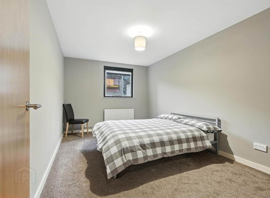38 Queens Square, Belfast, BT1 3FF