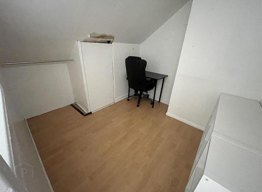 135 Donegall Avenue, Belfast, BT12 6LT