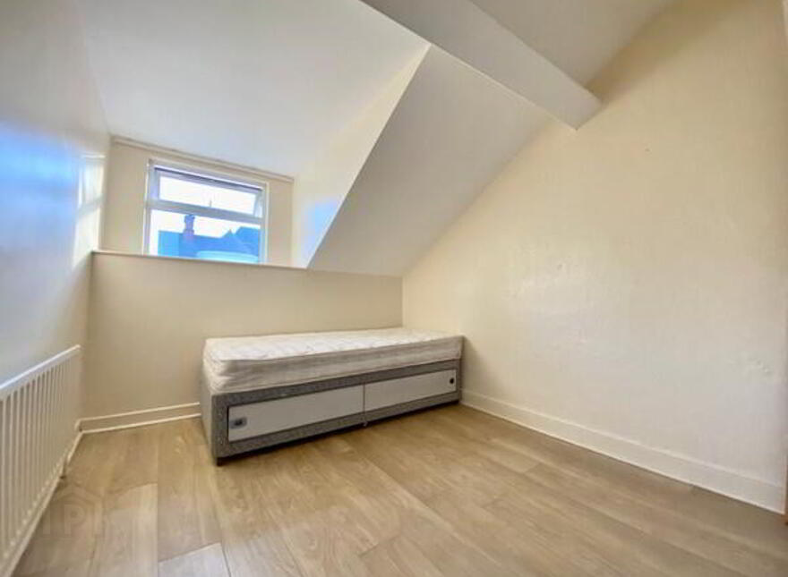 64 University Street, Belfast, BT7 1HB