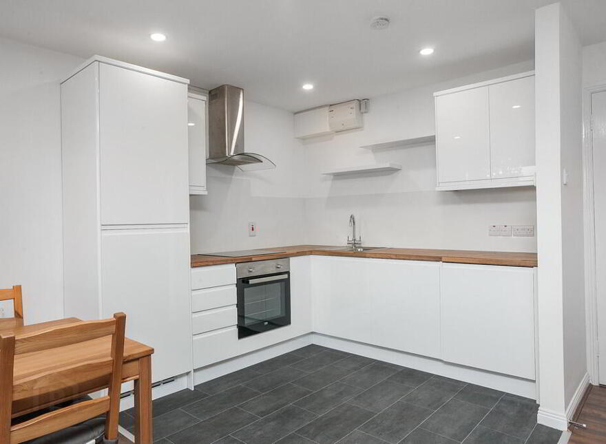 26 Balmoral Court, Lisburn Road, Belfast, BT9 7GR