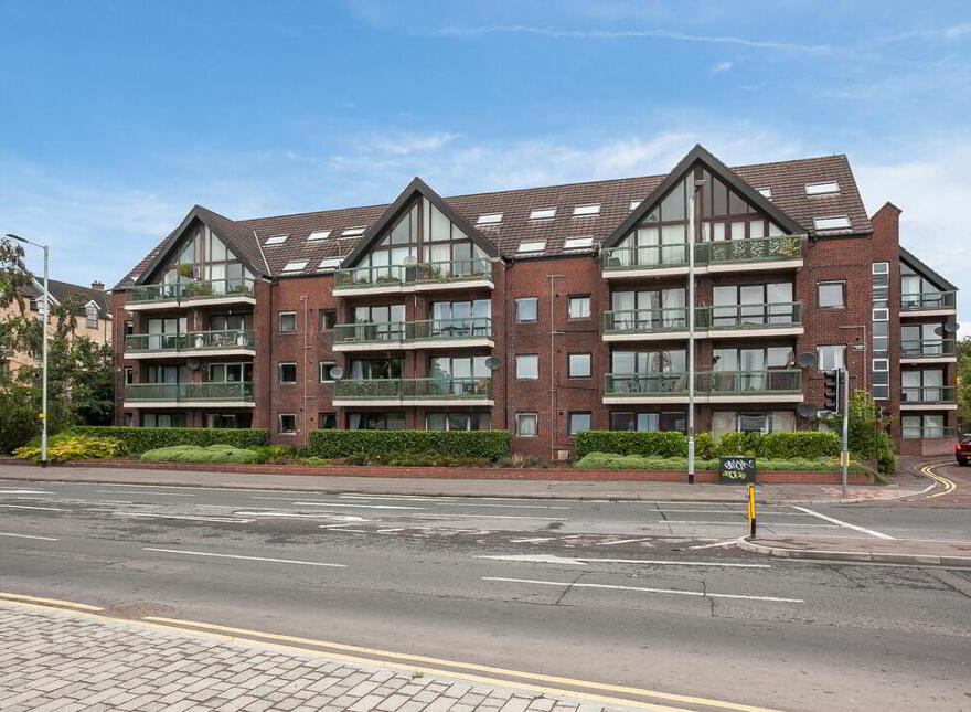 26 Balmoral Court, Lisburn Road, Belfast, BT9 7GR photo
