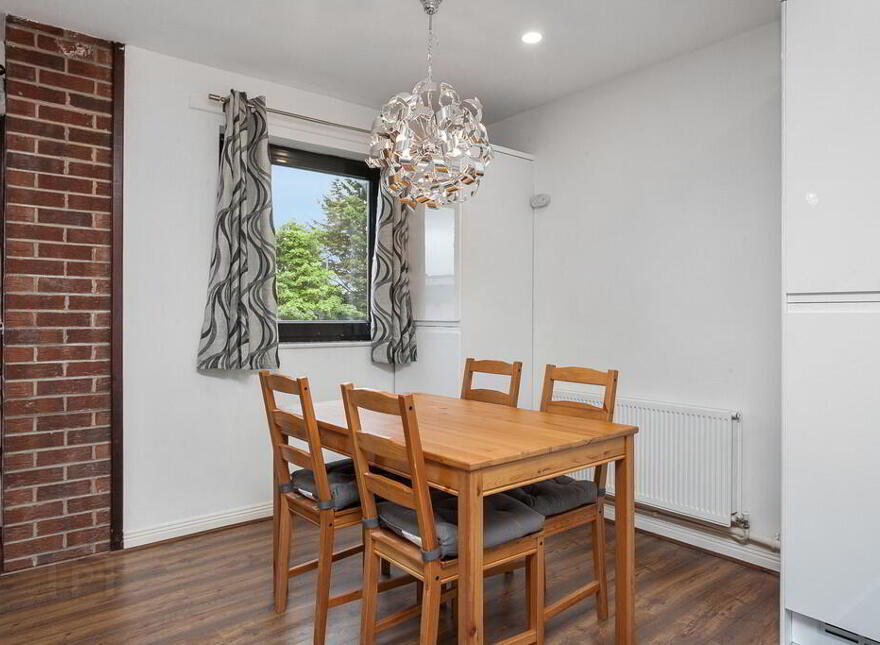 26 Balmoral Court, Lisburn Road, Belfast, BT9 7GR