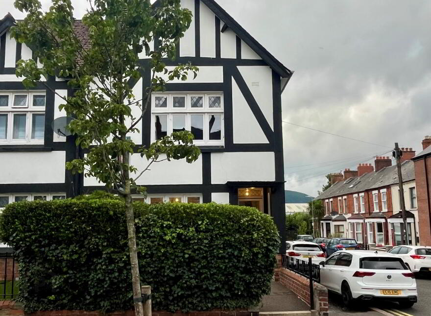 681 Lisburn Road, Belfast, BT9 7GU