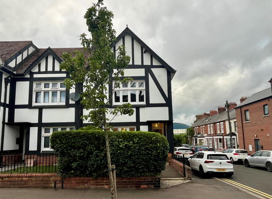681 Lisburn Road, Belfast, BT9 7GU photo
