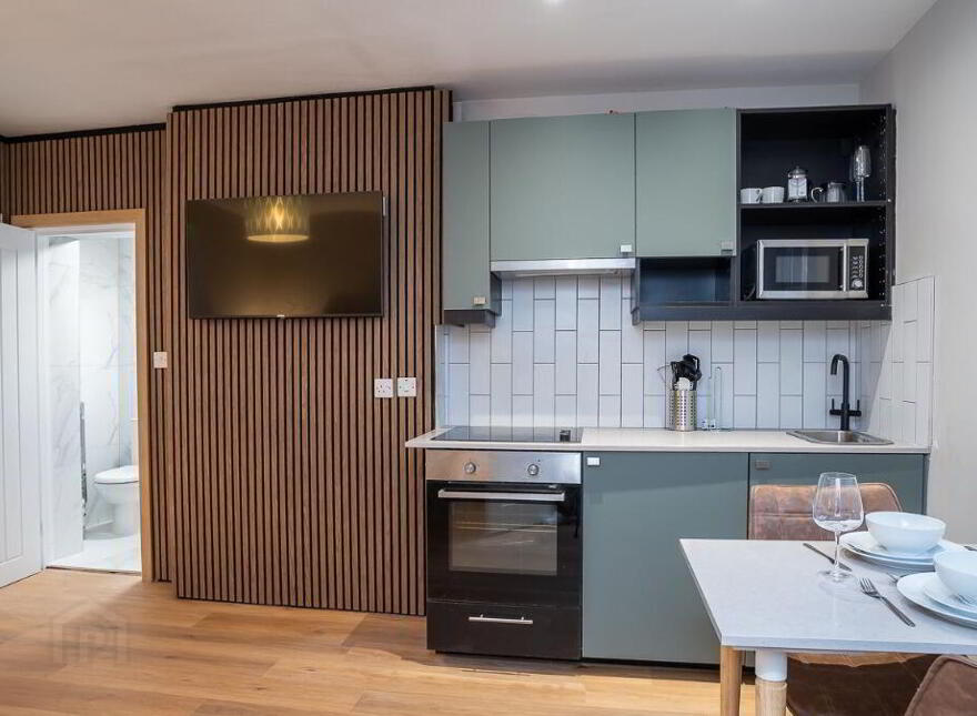 Apt 1, 31 Wellington Park, Belfast, BT9 6DL photo