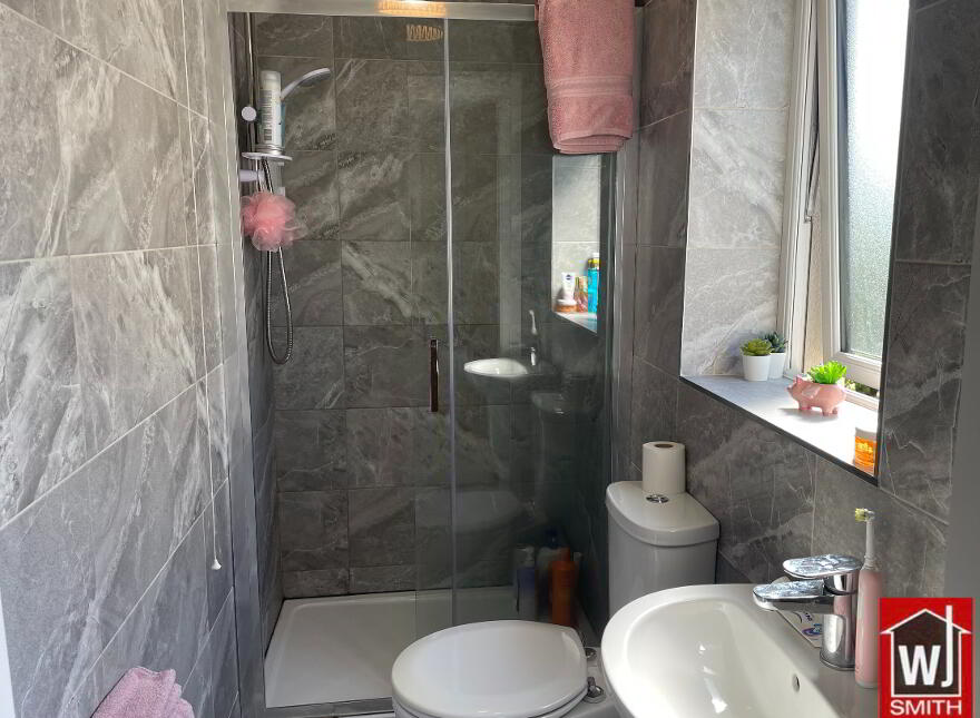 20 Riverview Manor, Castlederg, BT81 7EN