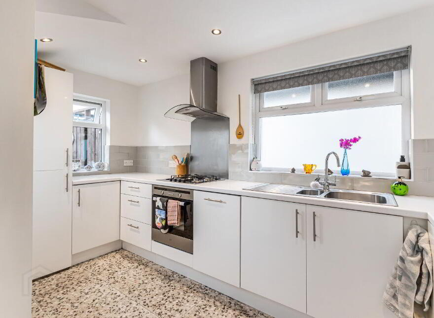 33 Galwally Avenue, Belfast, BT8 7AJ
