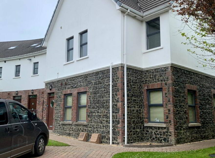 STUDENT LET 2025-26, 2 Montague Court, Portstewart, BT55 7TE photo