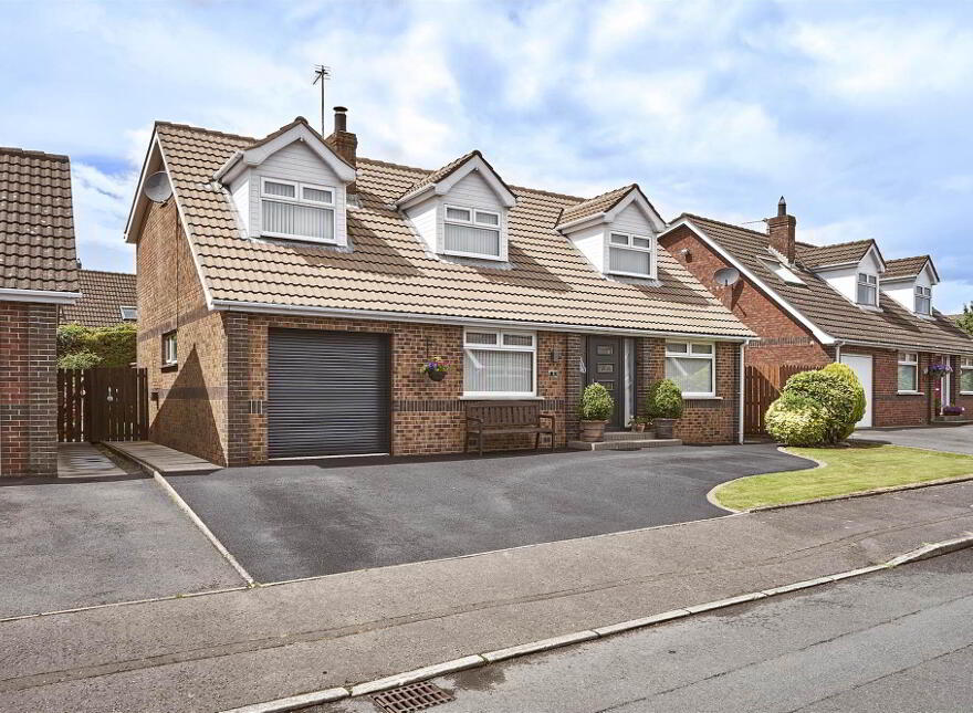 8 Dunkeld Court, Bangor, BT19 6RE photo