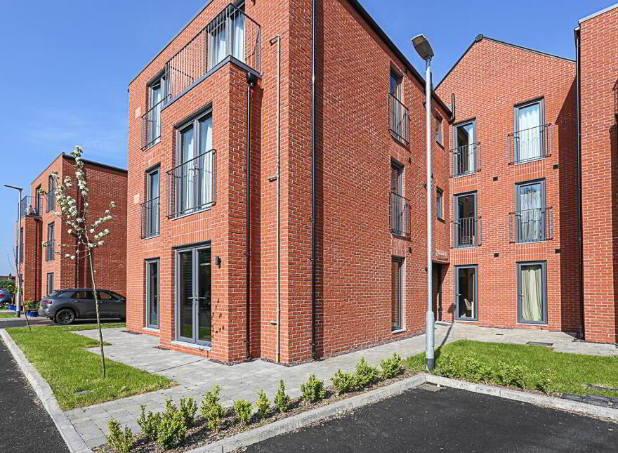 7 Byron Halt, Holywood, BT18 9JT photo