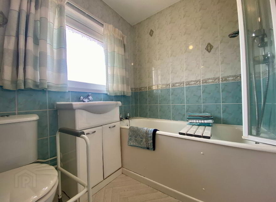 52 Victoria Road, Carrickfergus, BT38 7JJ
