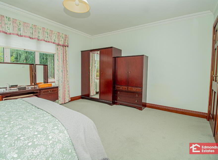 27 Dreen Road, Cullybackey, Ballymena, BT42 1EB