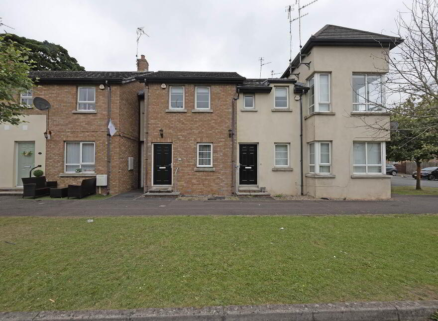 32 Castle Lane Mews, Lurgan, Craigavon, BT67 9GE photo