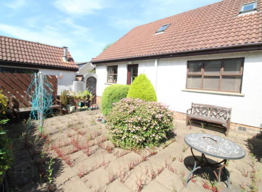 17 Oldwood, Newtownabbey, BT36 5GJ