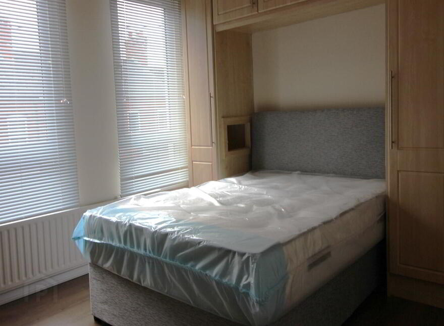 37 Brookland Street, Belfast, BT9 7FZ