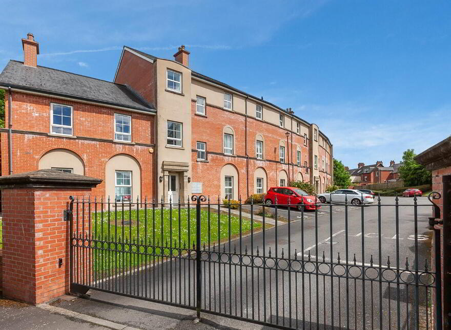 68 Milfort Mews, Dunmurry, Belfast, BT17 9JE photo