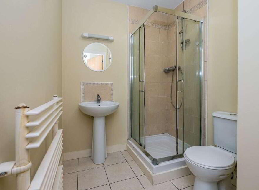 68 Academy Square, Co. Meath 68 Academy Square, Navan Meath, C15HW28