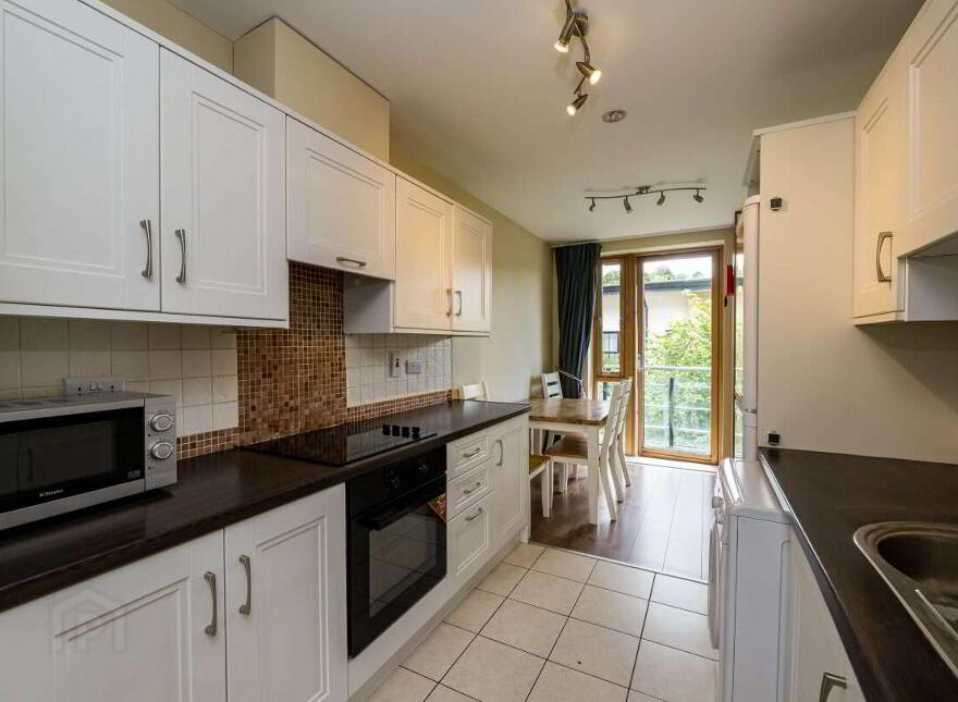 68 Academy Square, Co. Meath 68 Academy Square, Navan Meath, C15HW28