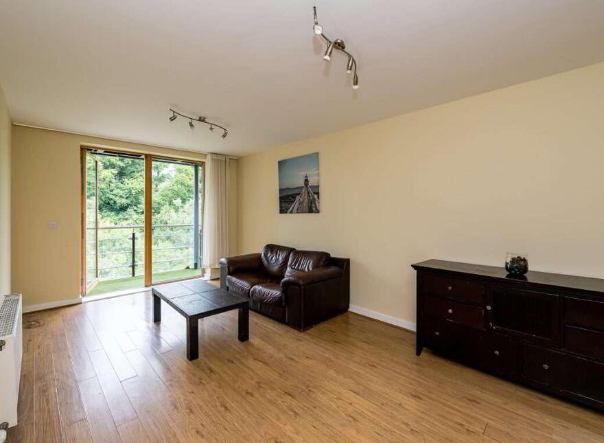 68 Academy Square, Co. Meath 68 Academy Square, Navan Meath, C15HW28