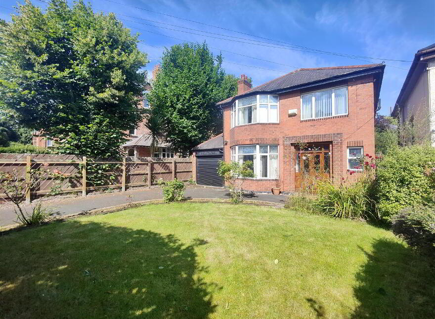 10 Alexandra Gardens, Belfast, BT15 3LJ photo
