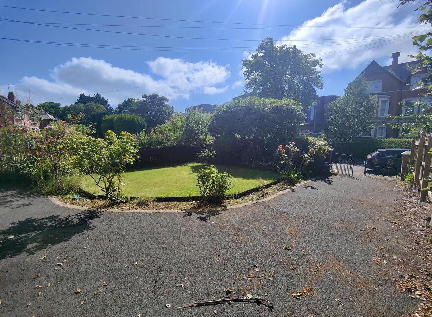 10 Alexandra Gardens, Belfast, BT15 3LJ