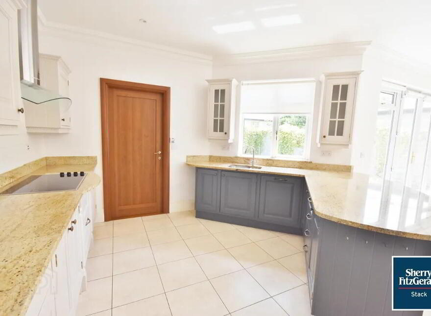 1 Cois Teampaill, Newcastle West, V42HP28