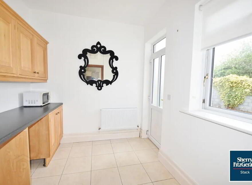 1 Cois Teampaill, Newcastle West, V42HP28