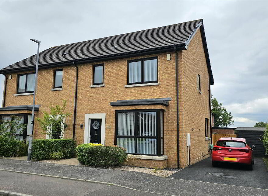 4 Bashford Drive, Carrickfergus, BT38 9TW photo