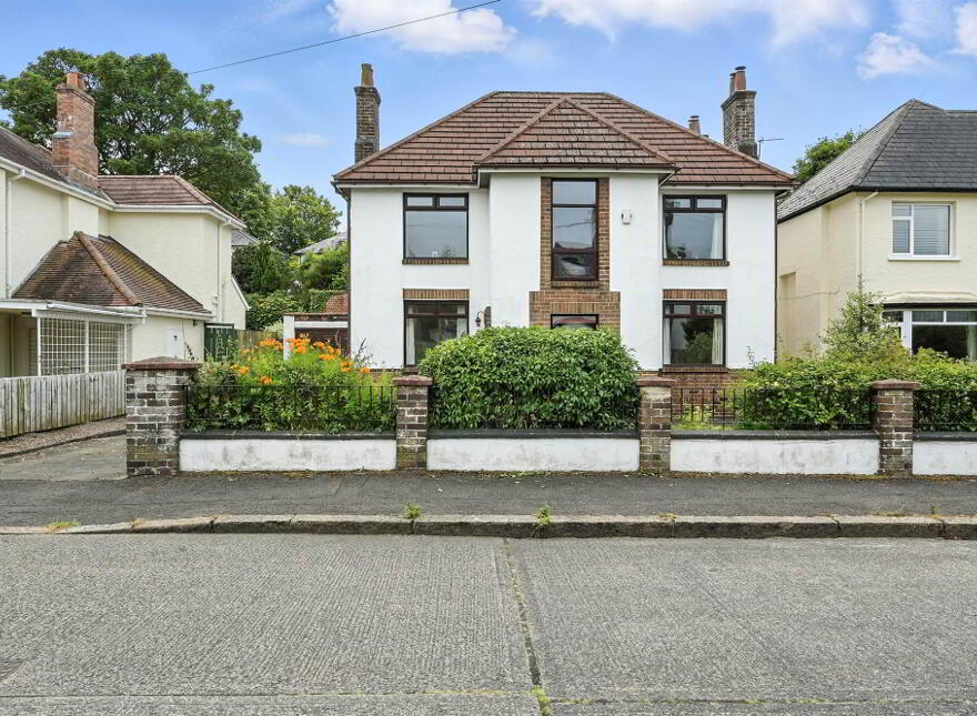26 Mount Eden Park, Belfast, BT9 6RB photo