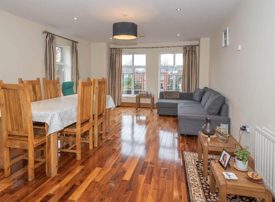 Apt 9, 1 Deramore Park South, Belfast, BT9 5JY