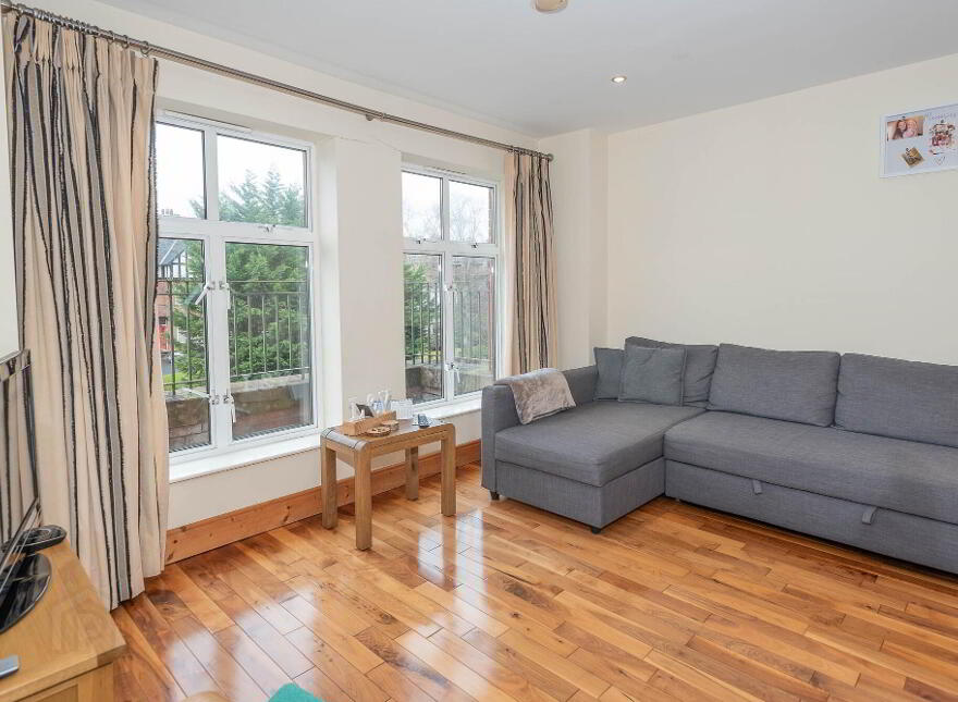 Apt 9, 1 Deramore Park South, Belfast, BT9 5JY