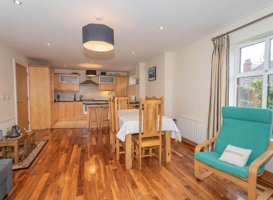 Apt 9, 1 Deramore Park South, Belfast, BT9 5JY