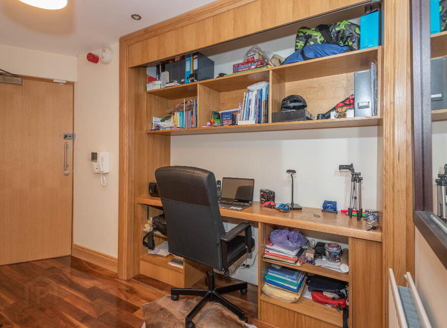 Apt 9, 1 Deramore Park South, Belfast, BT9 5JY