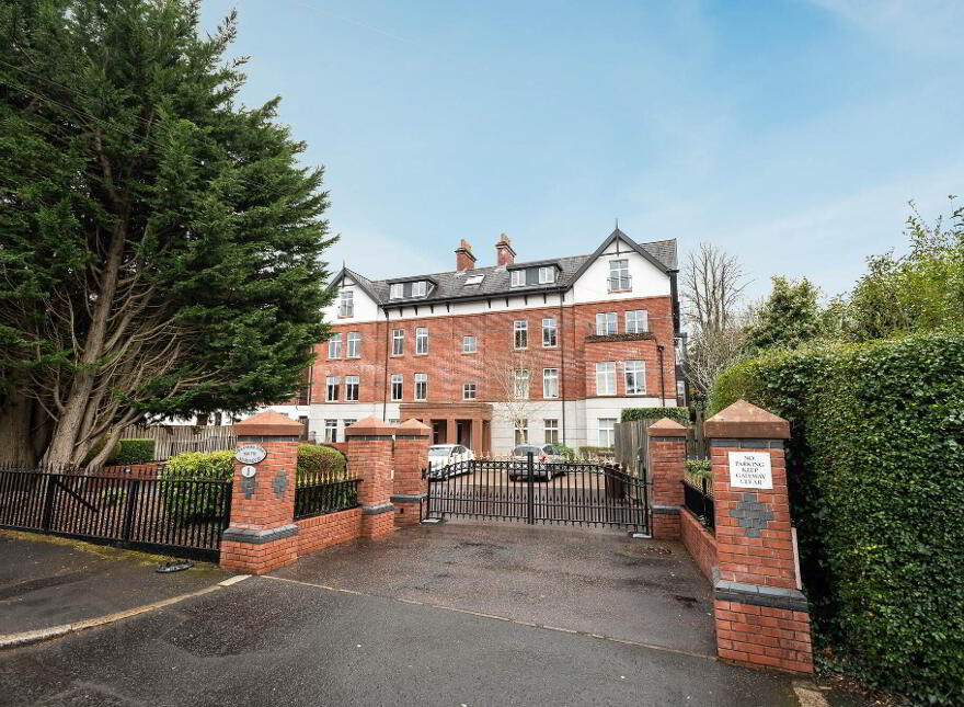 Apt 9, 1 Deramore Park South, Belfast, BT9 5JY photo