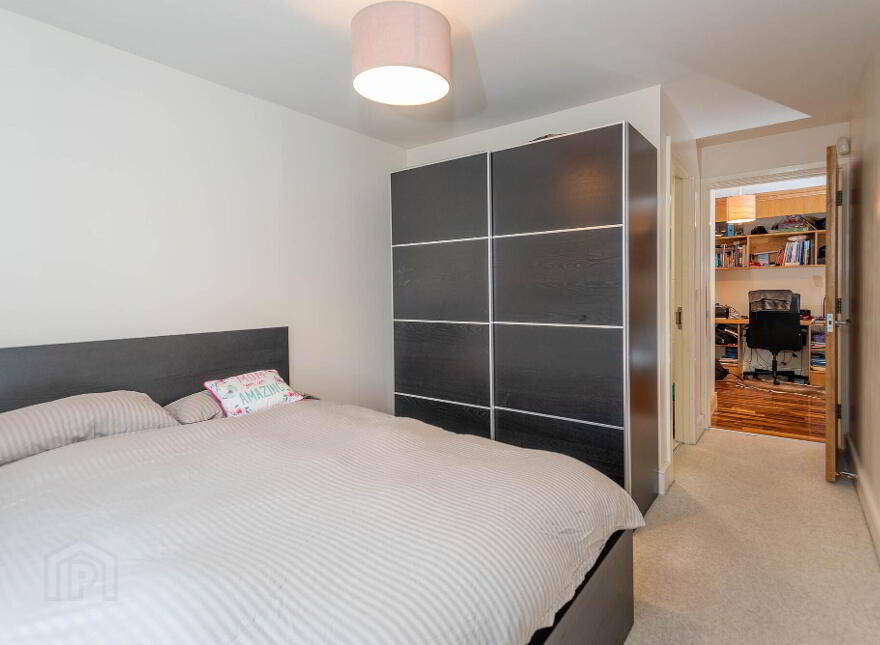 Apt 9, 1 Deramore Park South, Belfast, BT9 5JY