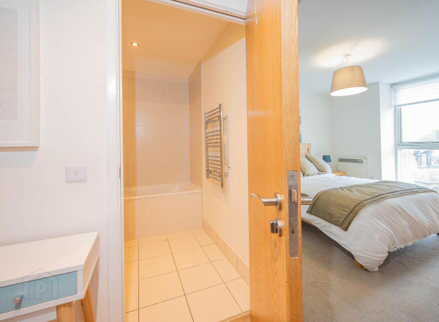 10-01 The Obel, 62 Donegall Quay, Belfast, BT1 3NH