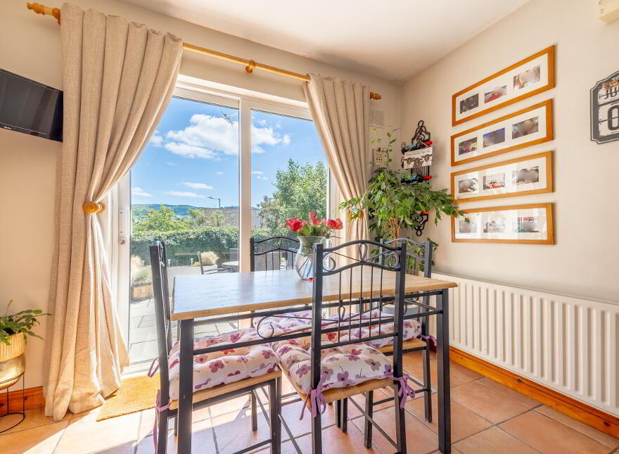 2 Droimeala, Cashel Road, Clonmel, E91X017