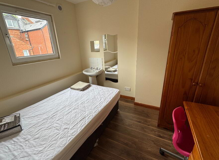 9 Riverview Street, Stranmillis, Belfast, BT9 5FD